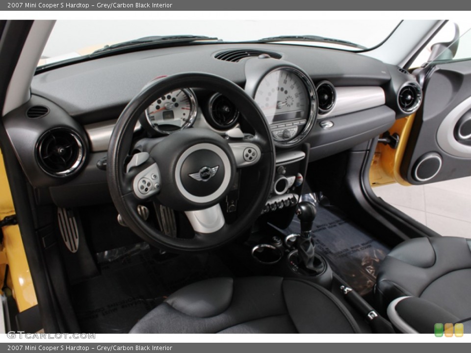 Grey/Carbon Black Interior Photo for the 2007 Mini Cooper S Hardtop #69605572