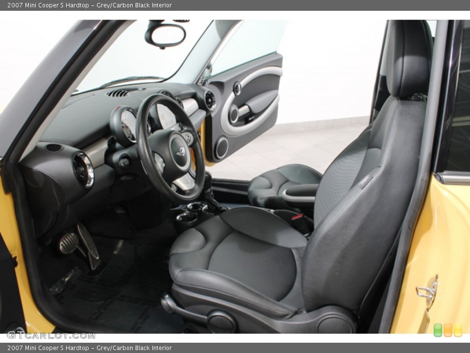 Grey/Carbon Black Interior Photo for the 2007 Mini Cooper S Hardtop #69605677