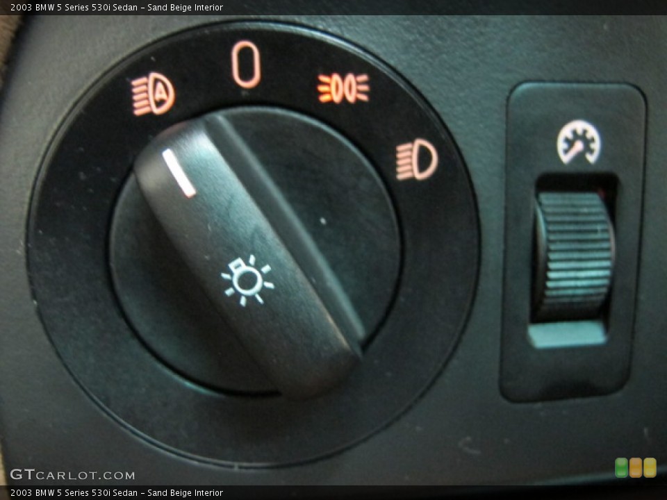 Sand Beige Interior Controls for the 2003 BMW 5 Series 530i Sedan #69611326
