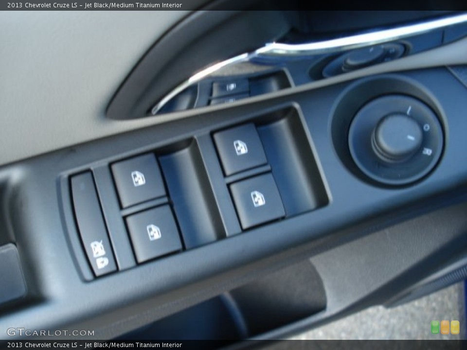 Jet Black/Medium Titanium Interior Controls for the 2013 Chevrolet Cruze LS #69623770