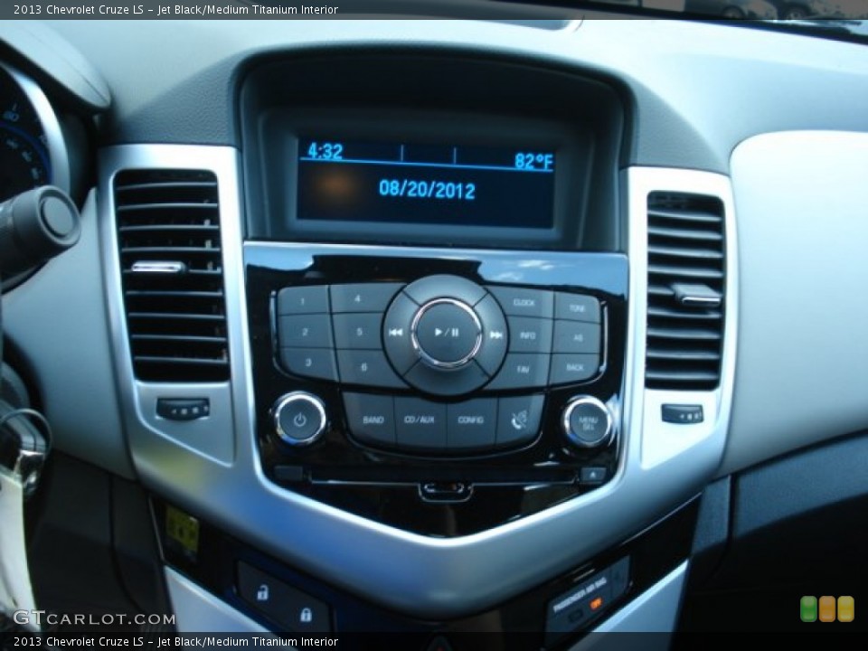 Jet Black/Medium Titanium Interior Controls for the 2013 Chevrolet Cruze LS #69623965