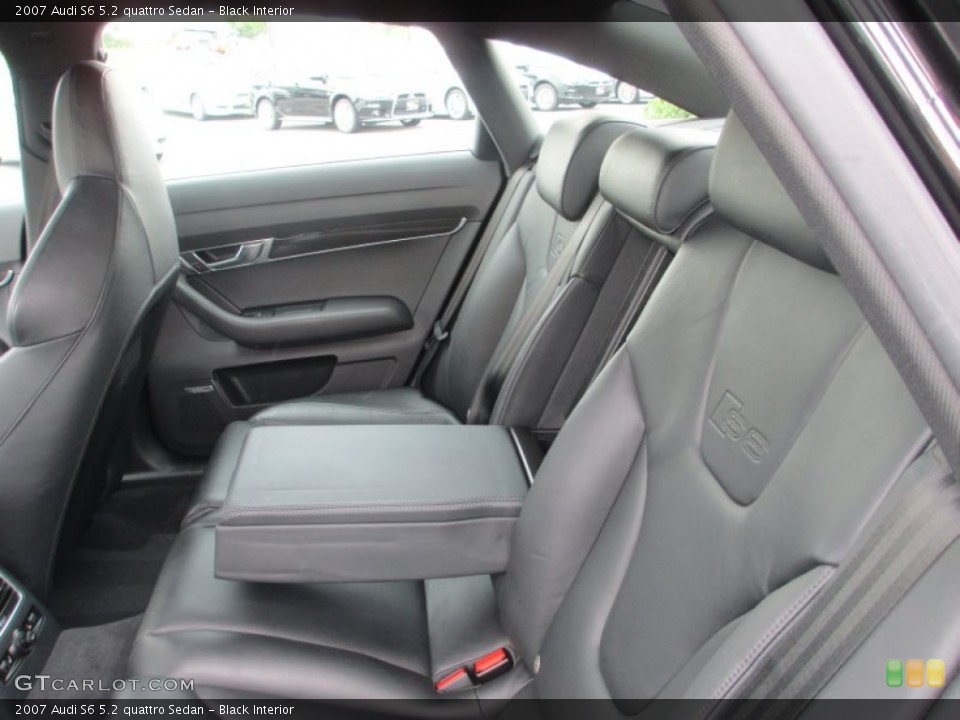 Black Interior Rear Seat for the 2007 Audi S6 5.2 quattro Sedan #69633997