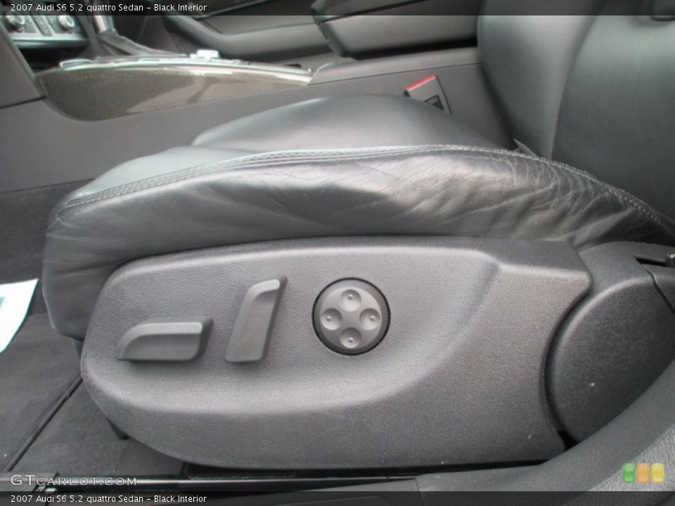 Black Interior Controls for the 2007 Audi S6 5.2 quattro Sedan #69634258
