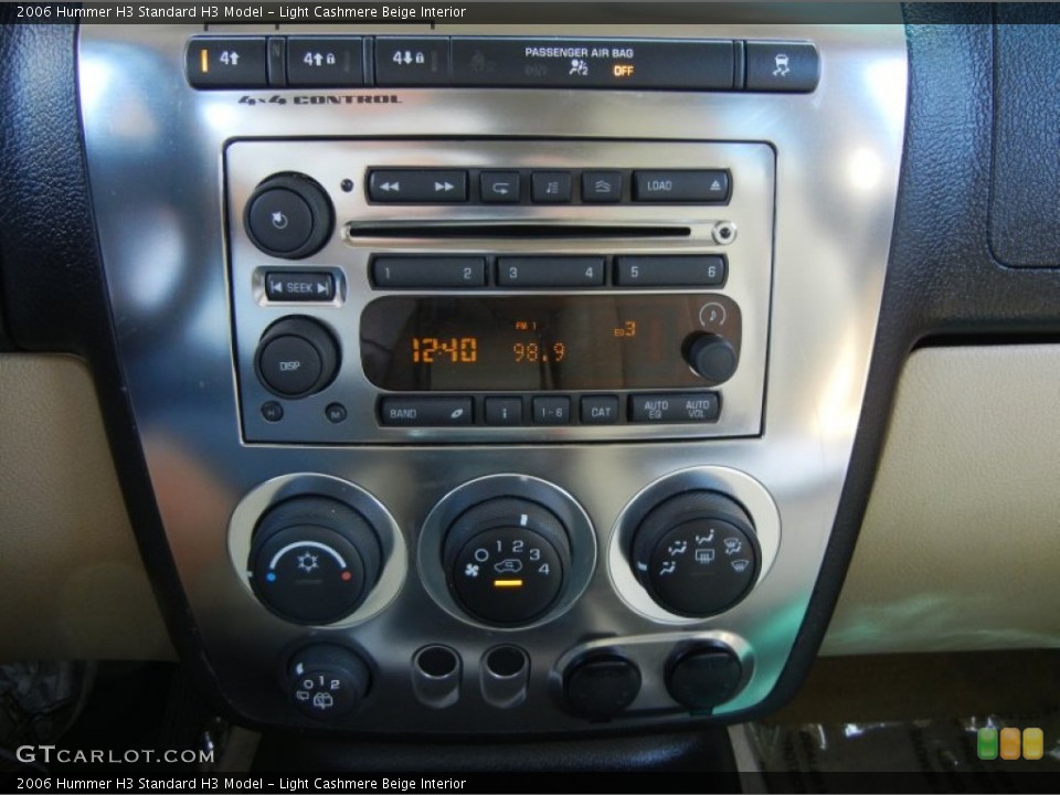 Light Cashmere Beige Interior Controls for the 2006 Hummer H3  #69645550
