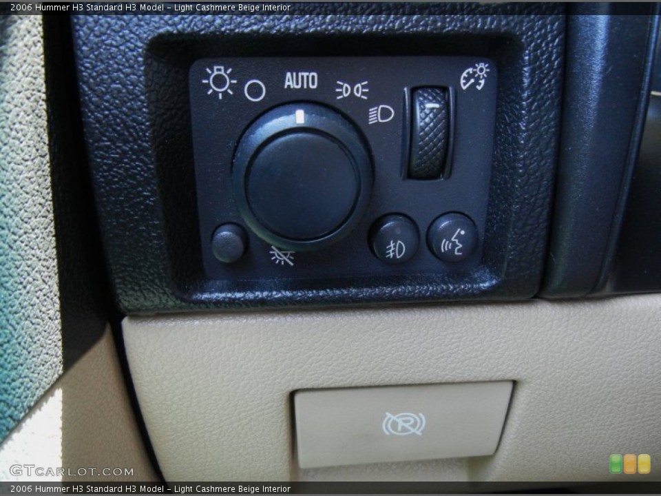 Light Cashmere Beige Interior Controls for the 2006 Hummer H3  #69645568