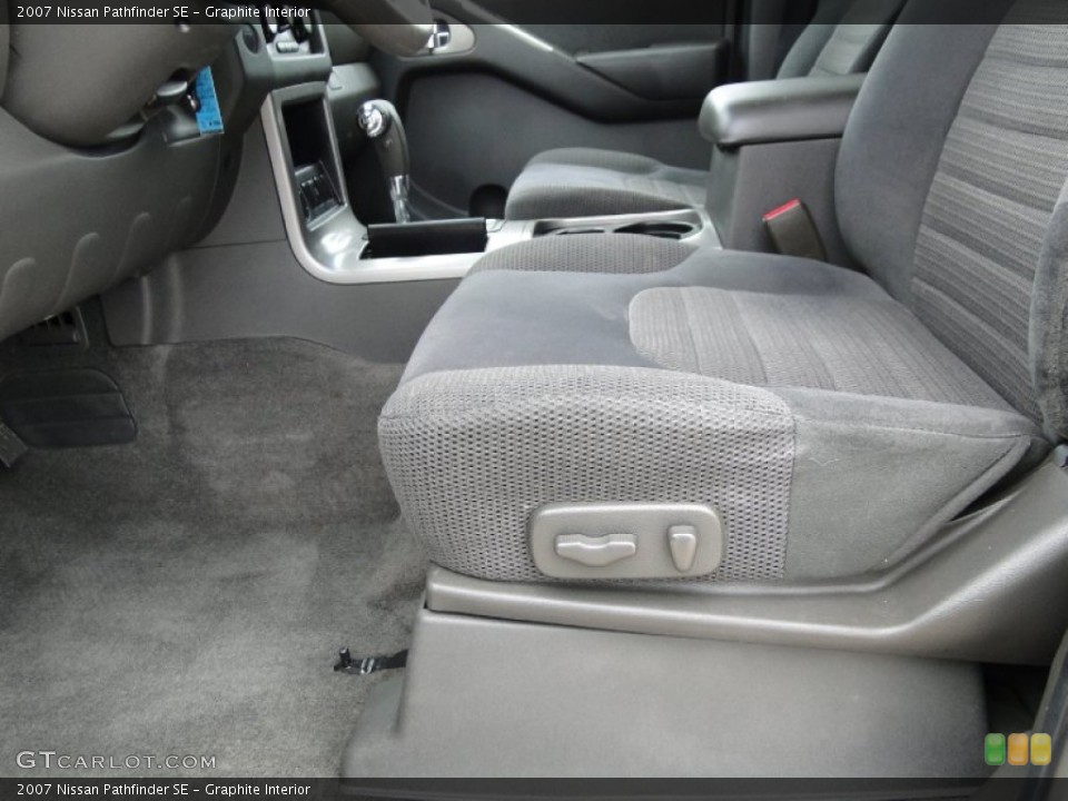 Graphite Interior Photo for the 2007 Nissan Pathfinder SE #69647050