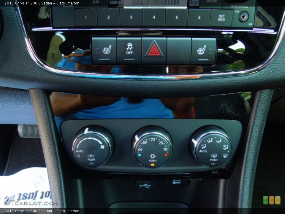 Black Interior Controls for the 2013 Chrysler 200 S Sedan #69652372
