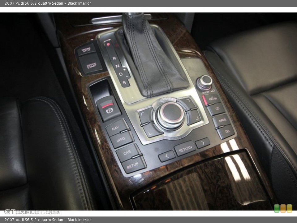 Black Interior Controls for the 2007 Audi S6 5.2 quattro Sedan #69673863
