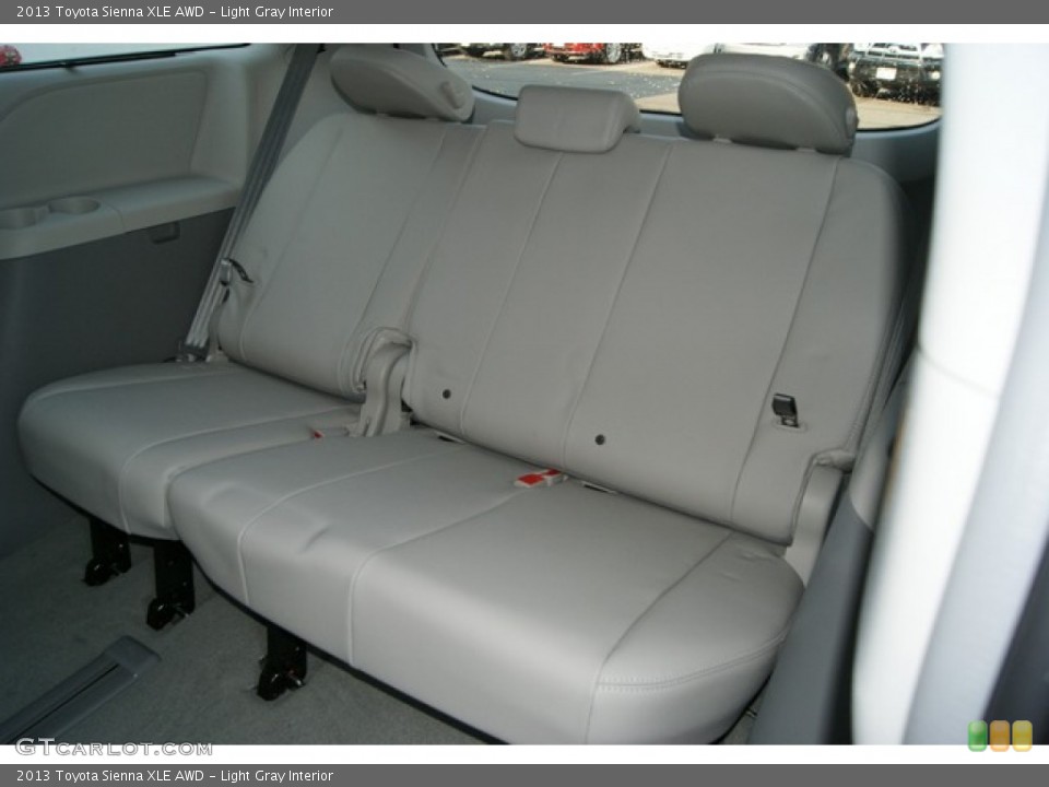 Light Gray Interior Photo for the 2013 Toyota Sienna XLE AWD #69704697
