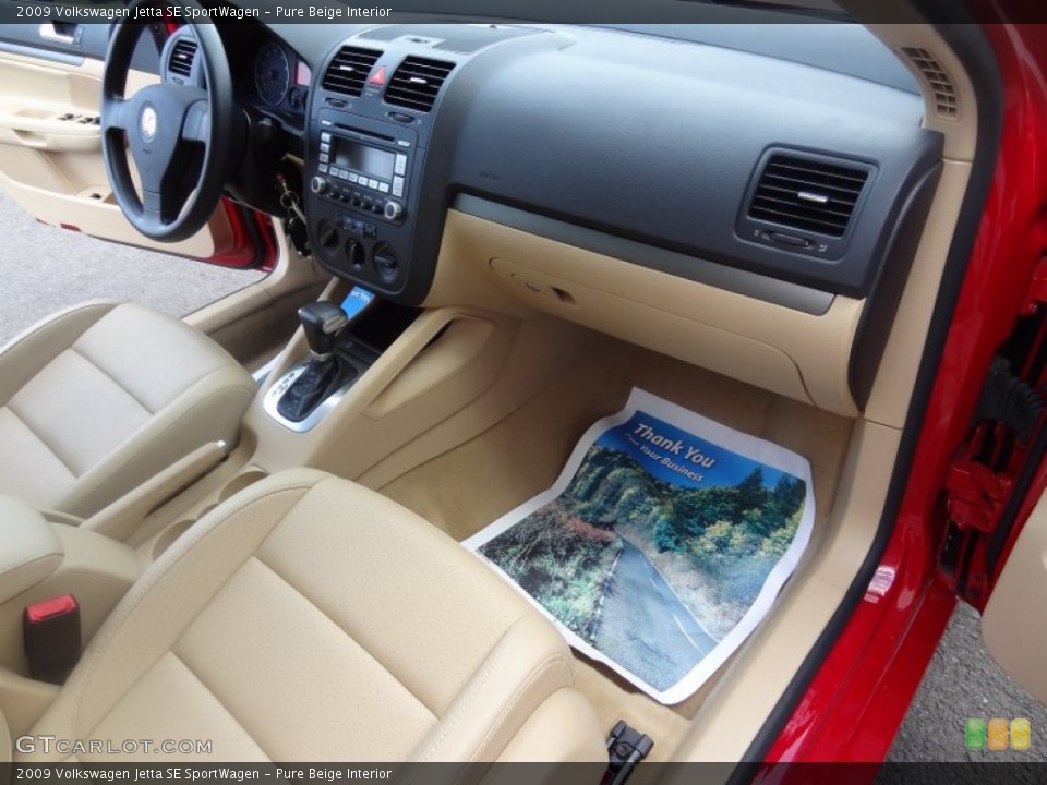 Pure Beige Interior Dashboard for the 2009 Volkswagen Jetta SE SportWagen #69714372
