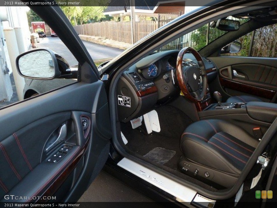 Nero Interior Photo for the 2013 Maserati Quattroporte S #69714501