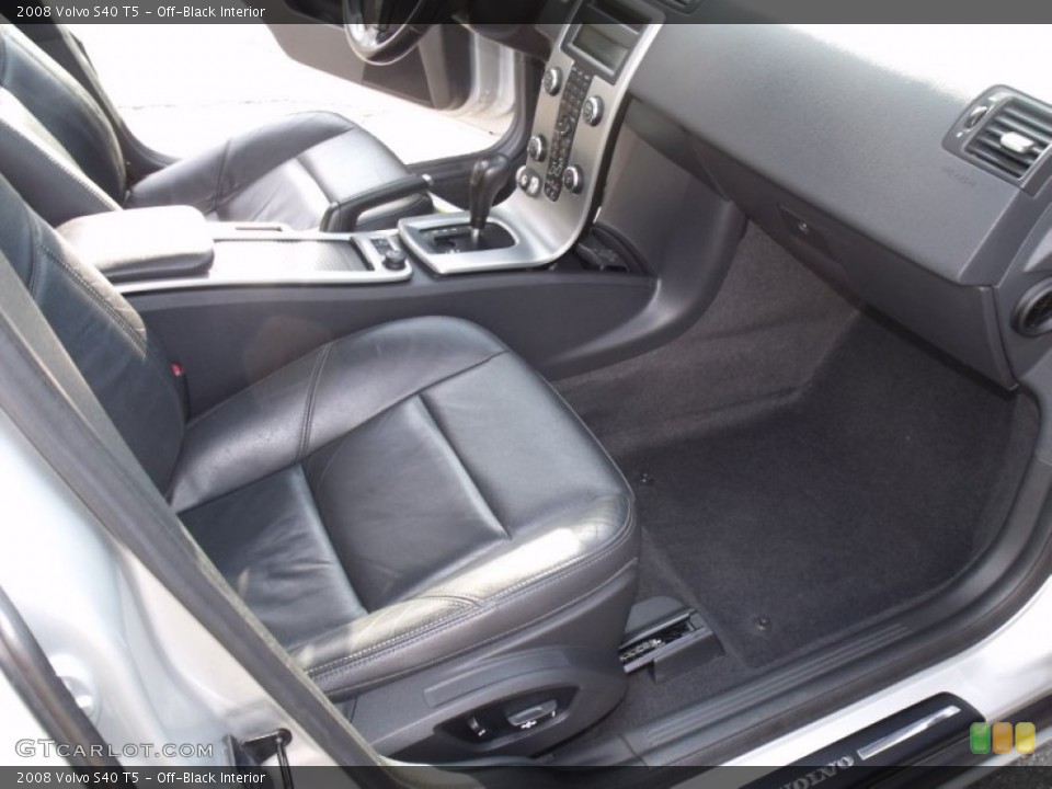 Off-Black Interior Photo for the 2008 Volvo S40 T5 #69714834