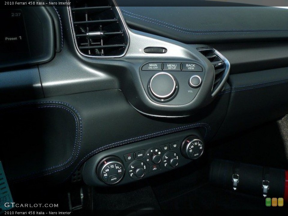 Nero Interior Controls for the 2010 Ferrari 458 Italia #69714927