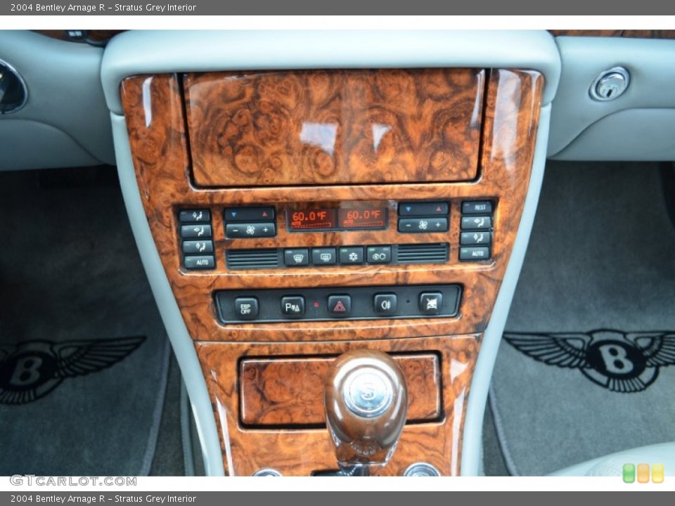 Stratus Grey Interior Controls for the 2004 Bentley Arnage R #69717270