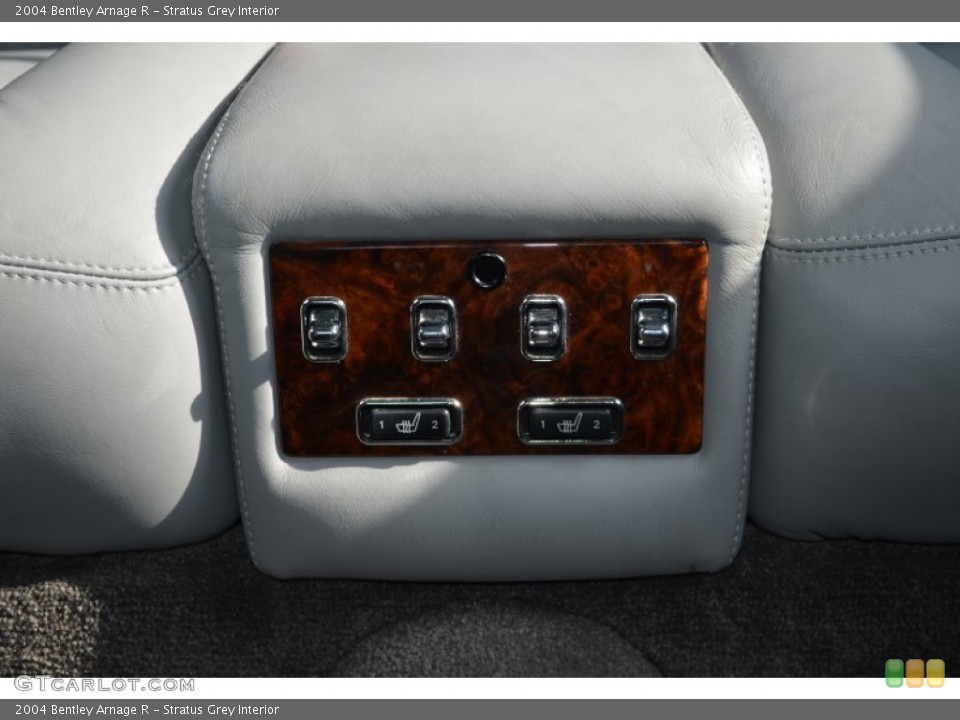 Stratus Grey Interior Controls for the 2004 Bentley Arnage R #69717363