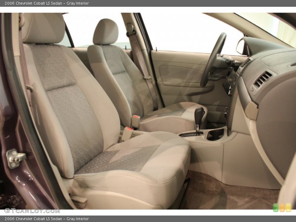 Gray Interior Photo for the 2006 Chevrolet Cobalt LS Sedan #69722346