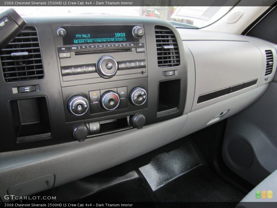 Dark Titanium Interior Controls for the 2009 Chevrolet Silverado 2500HD LS Crew Cab 4x4 #69725028