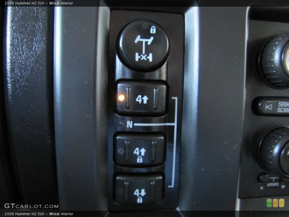Wheat Interior Controls for the 2006 Hummer H2 SUV #69725430