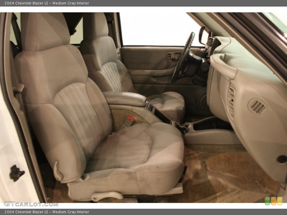 Medium Gray Interior Photo for the 2004 Chevrolet Blazer LS #69738385