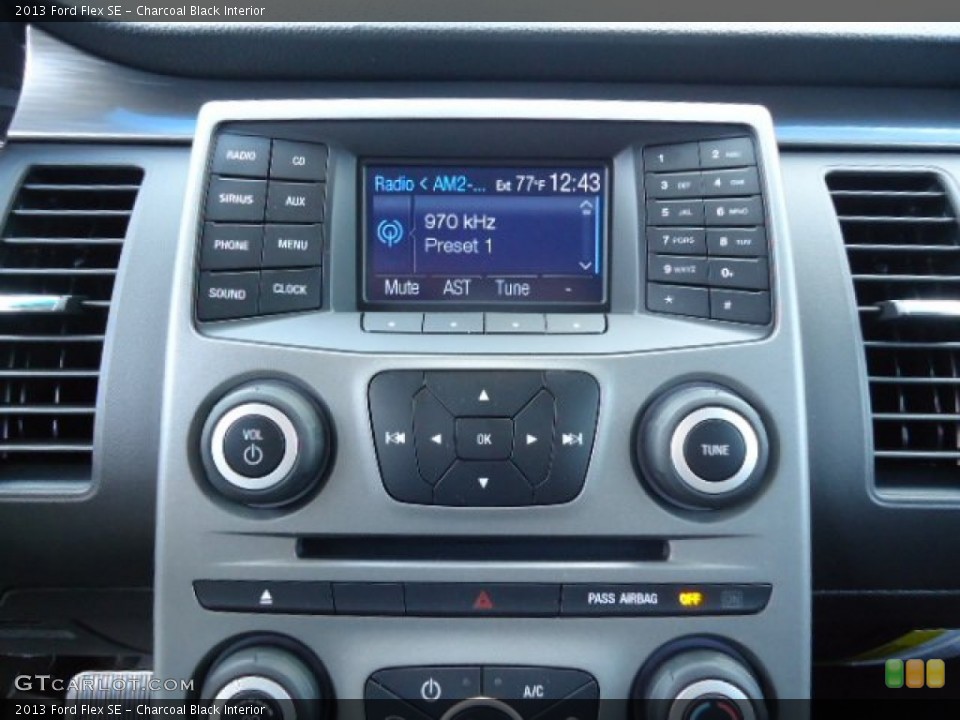 Charcoal Black Interior Controls for the 2013 Ford Flex SE #69738757