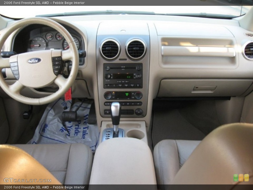 Pebble Beige Interior Dashboard for the 2006 Ford Freestyle SEL AWD #69744976