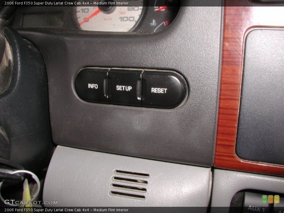 Medium Flint Interior Controls for the 2006 Ford F350 Super Duty Lariat Crew Cab 4x4 #69753604