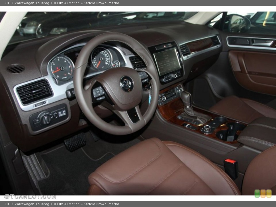 Saddle Brown Interior Photo for the 2013 Volkswagen Touareg TDI Lux 4XMotion #69803404