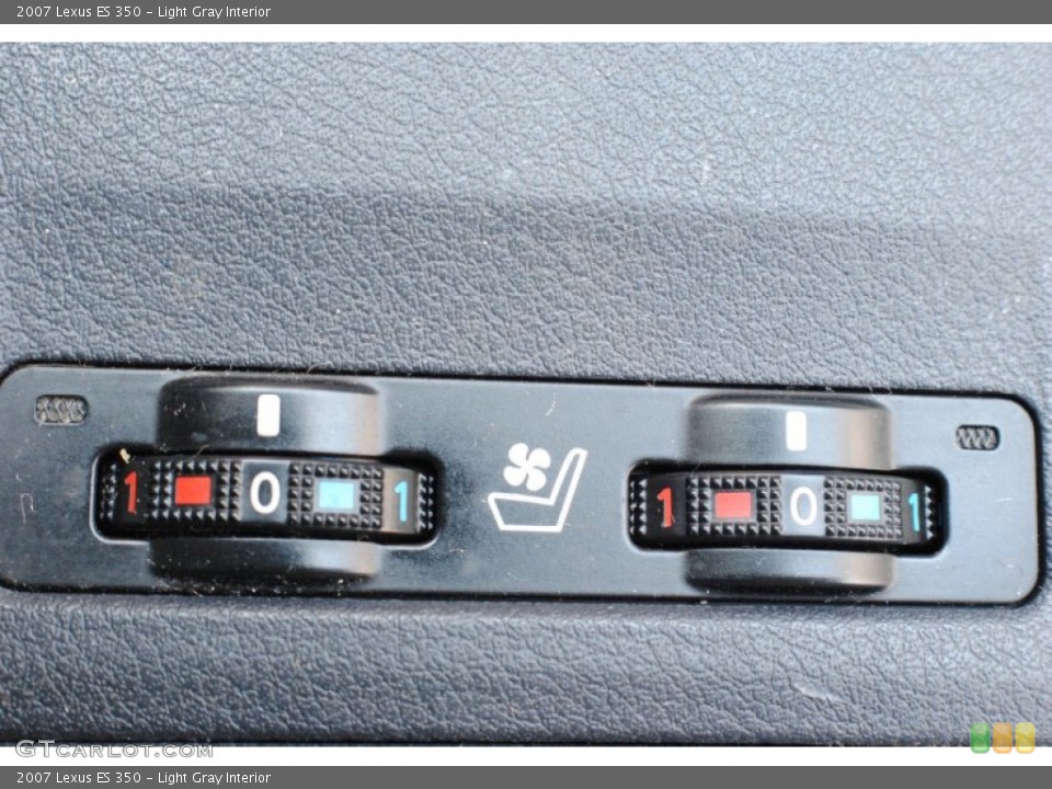 Light Gray Interior Controls for the 2007 Lexus ES 350 #69806887