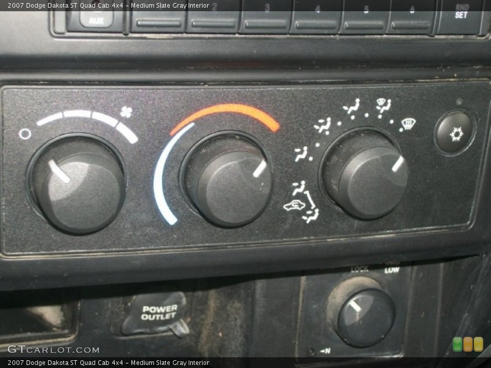 Medium Slate Gray Interior Controls for the 2007 Dodge Dakota ST Quad Cab 4x4 #69810562