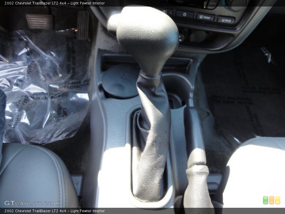 Light Pewter Interior Transmission for the 2002 Chevrolet TrailBlazer LTZ 4x4 #69820585