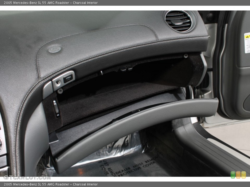 Charcoal Interior Photo for the 2005 Mercedes-Benz SL 55 AMG Roadster #69824329