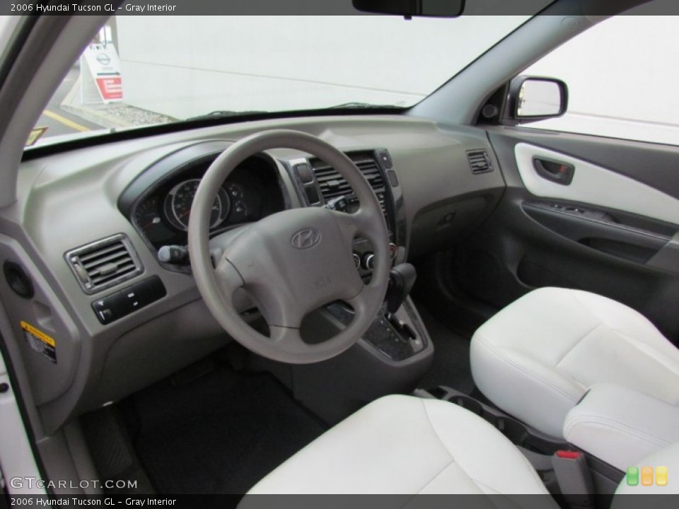 Gray Interior Prime Interior for the 2006 Hyundai Tucson GL #69826267