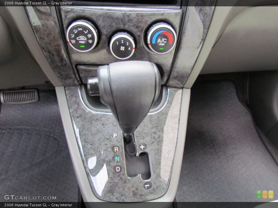 Gray Interior Transmission for the 2006 Hyundai Tucson GL #69826312