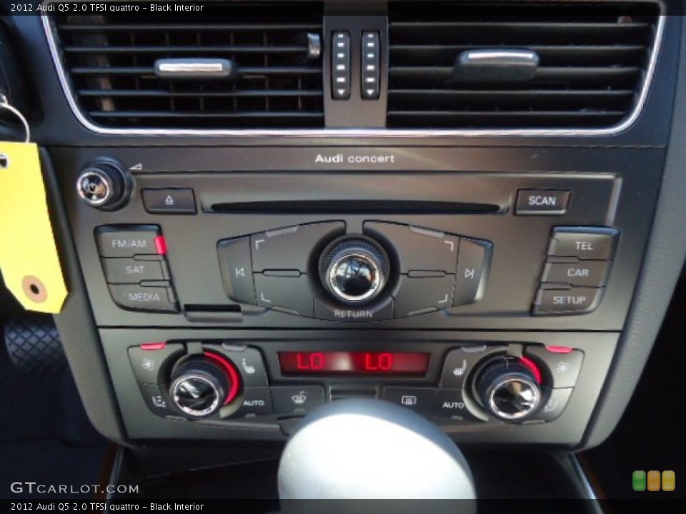 Black Interior Controls for the 2012 Audi Q5 2.0 TFSI quattro #69830263
