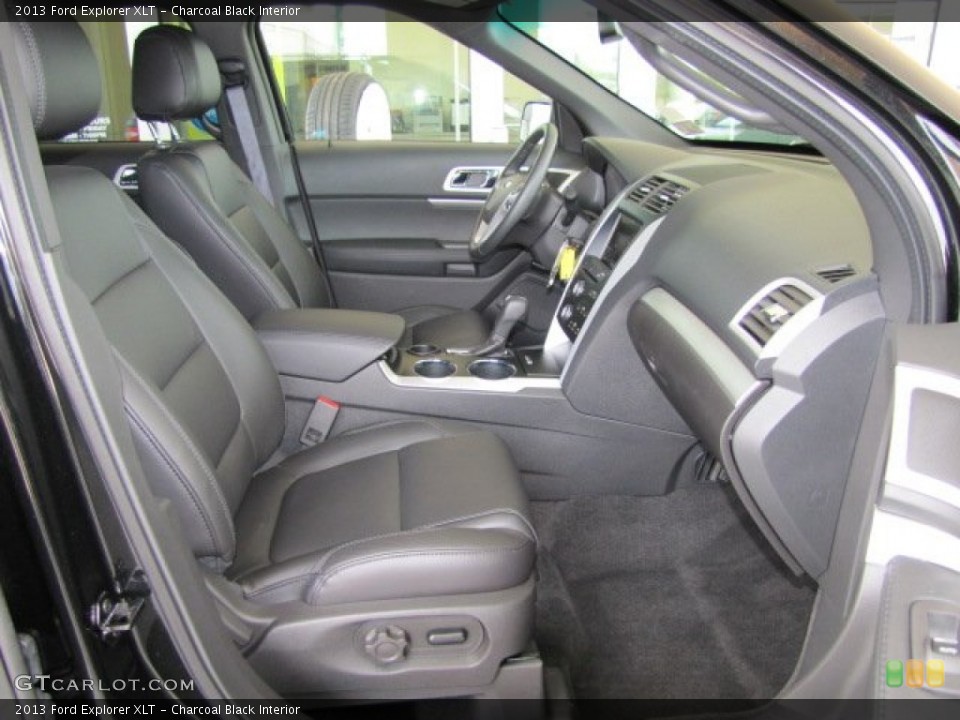 Charcoal Black Interior Photo for the 2013 Ford Explorer XLT #69830344