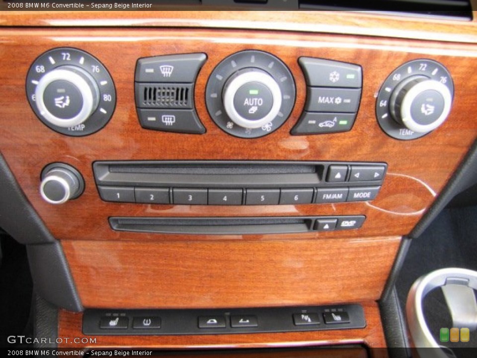 Sepang Beige Interior Controls for the 2008 BMW M6 Convertible #69831160