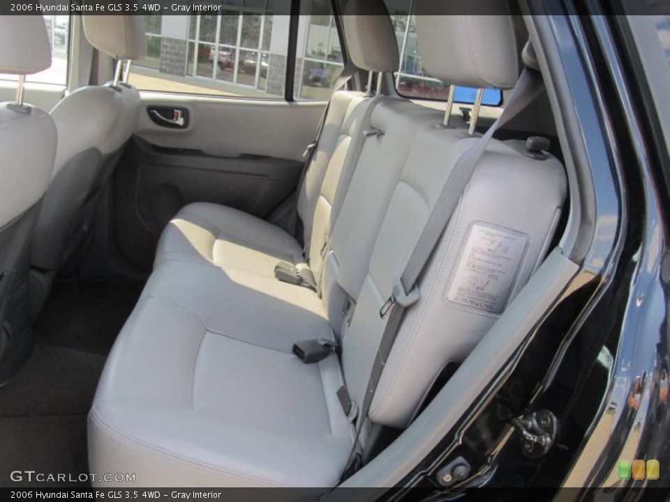 Gray Interior Rear Seat for the 2006 Hyundai Santa Fe GLS 3.5 4WD #69843976