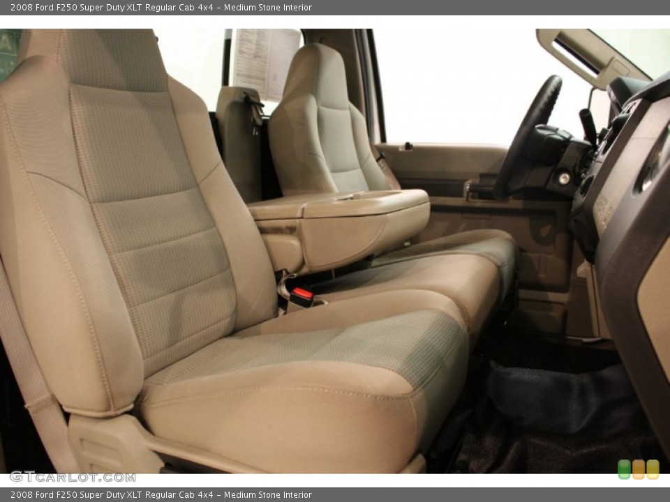Medium Stone Interior Photo for the 2008 Ford F250 Super Duty XLT Regular Cab 4x4 #69853969