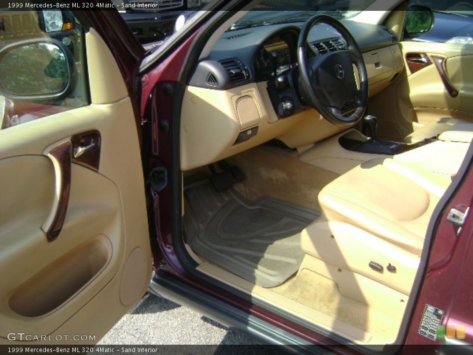 Sand Interior Photo for the 1999 Mercedes-Benz ML 320 4Matic #69854389