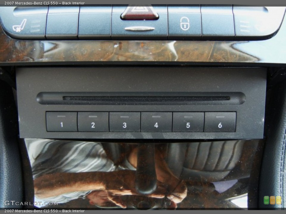 Black Interior Controls for the 2007 Mercedes-Benz CLS 550 #69872620