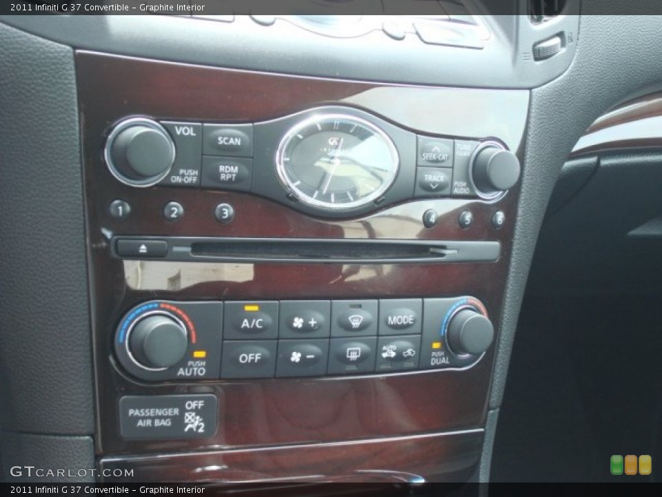 Graphite Interior Controls for the 2011 Infiniti G 37 Convertible #69883012
