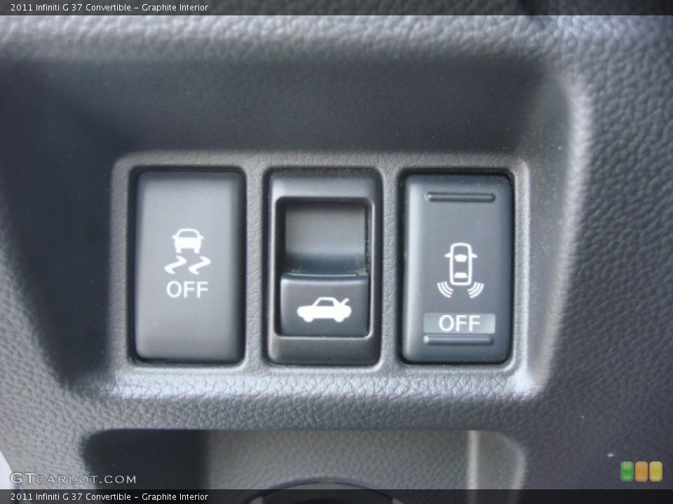 Graphite Interior Controls for the 2011 Infiniti G 37 Convertible #69883066