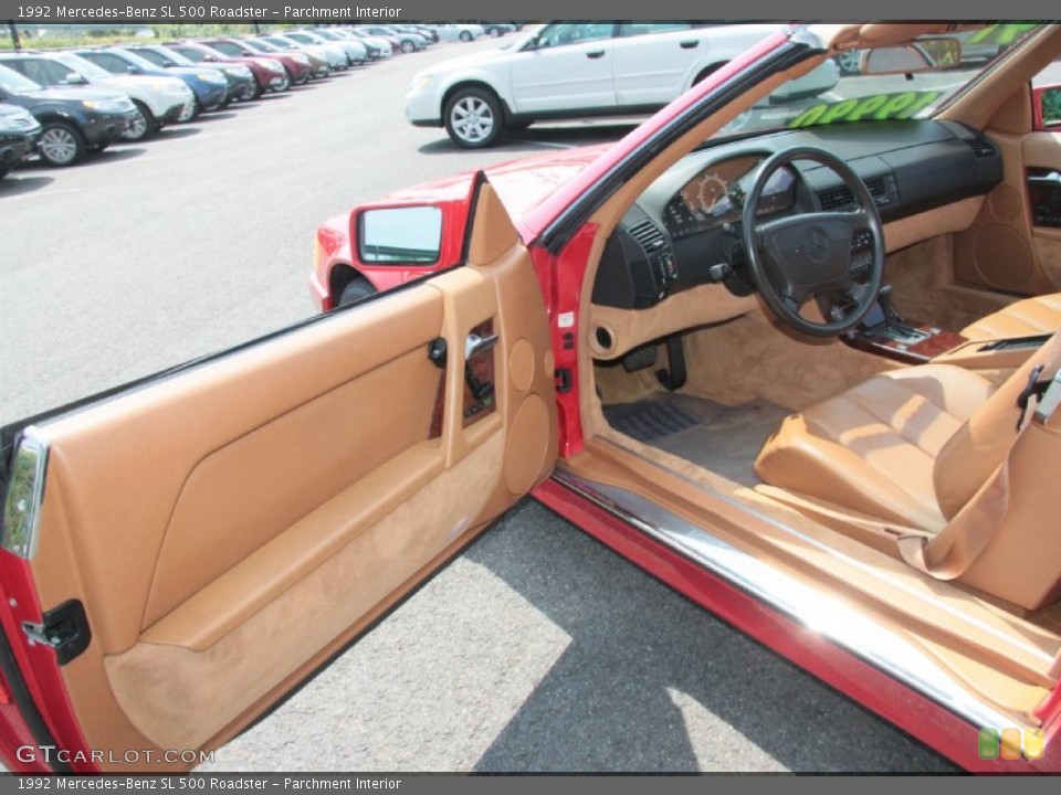 Parchment Interior Photo for the 1992 Mercedes-Benz SL 500 Roadster #69893350