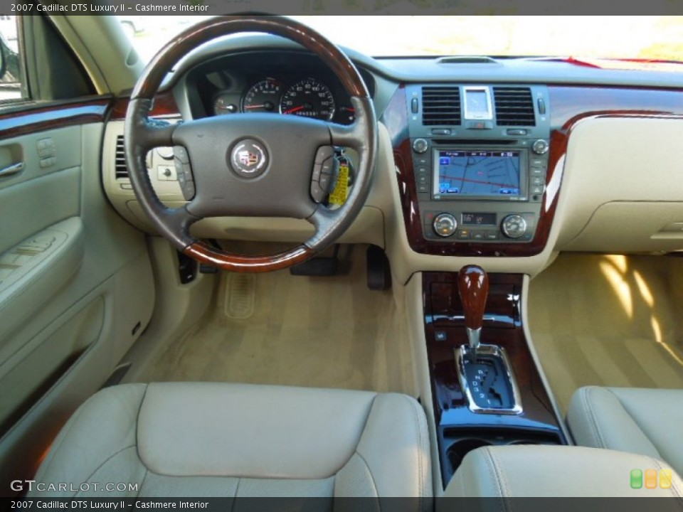 Cashmere Interior Dashboard for the 2007 Cadillac DTS Luxury II #69907034