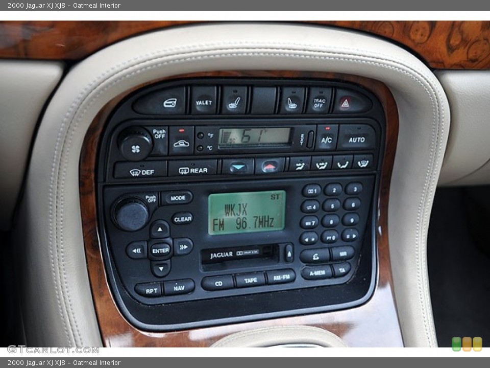 Oatmeal Interior Controls for the 2000 Jaguar XJ XJ8 #69909044