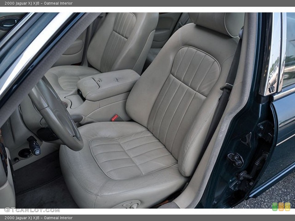 Oatmeal Interior Photo for the 2000 Jaguar XJ XJ8 #69909053