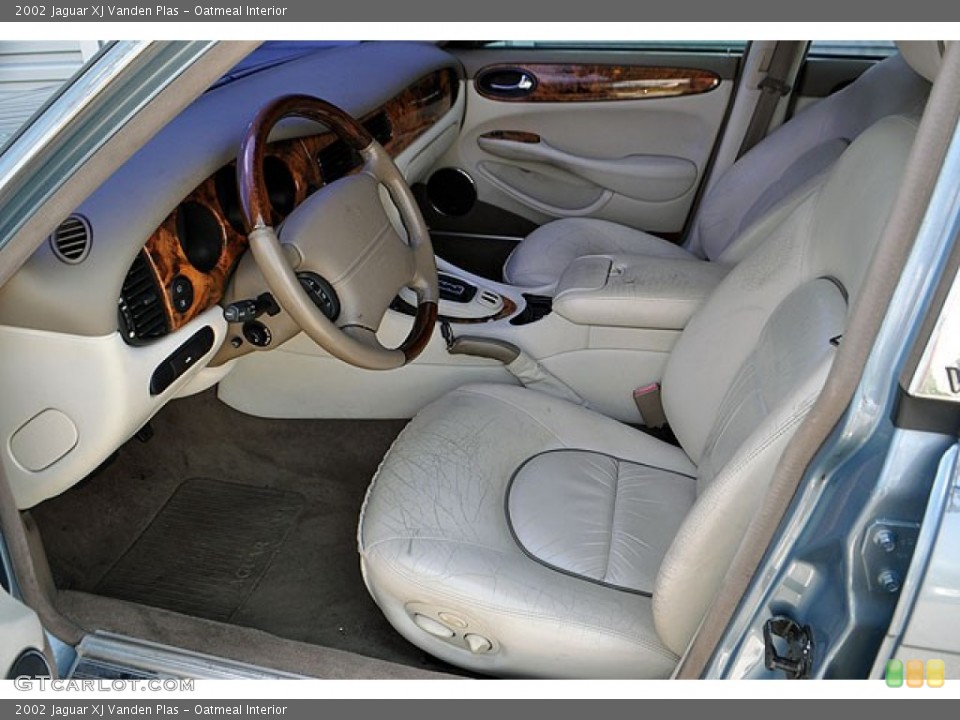 Oatmeal Interior Photo for the 2002 Jaguar XJ Vanden Plas #69909740