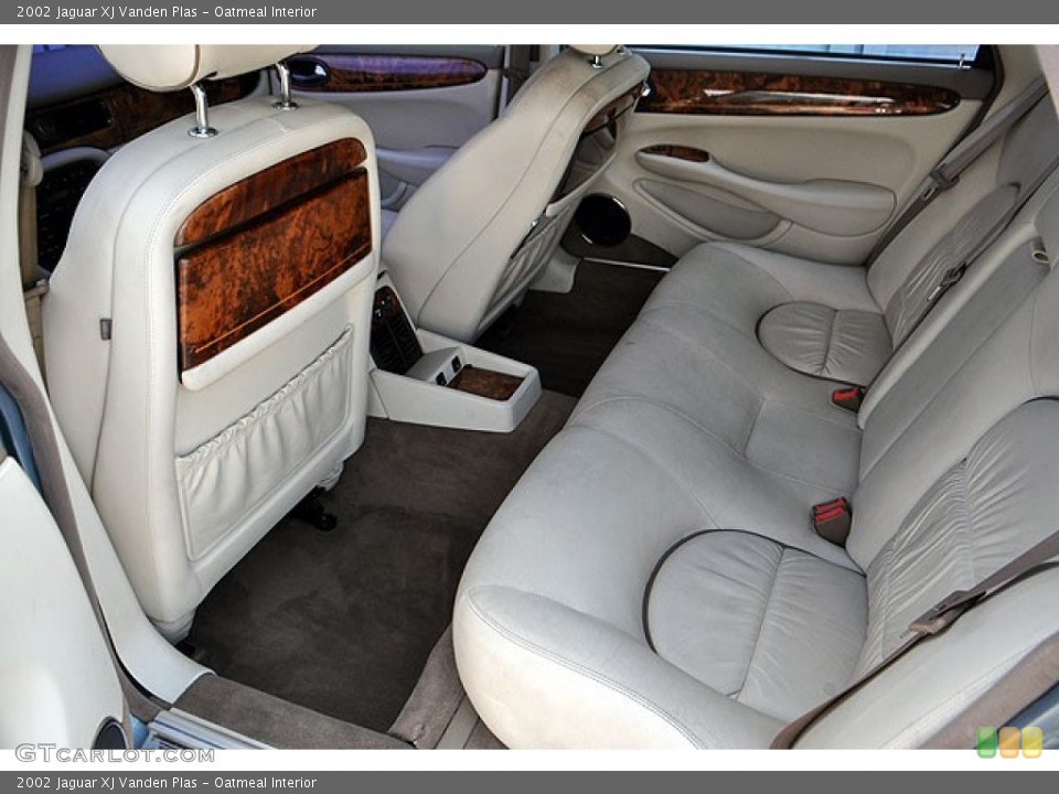 Oatmeal Interior Photo for the 2002 Jaguar XJ Vanden Plas #69909794