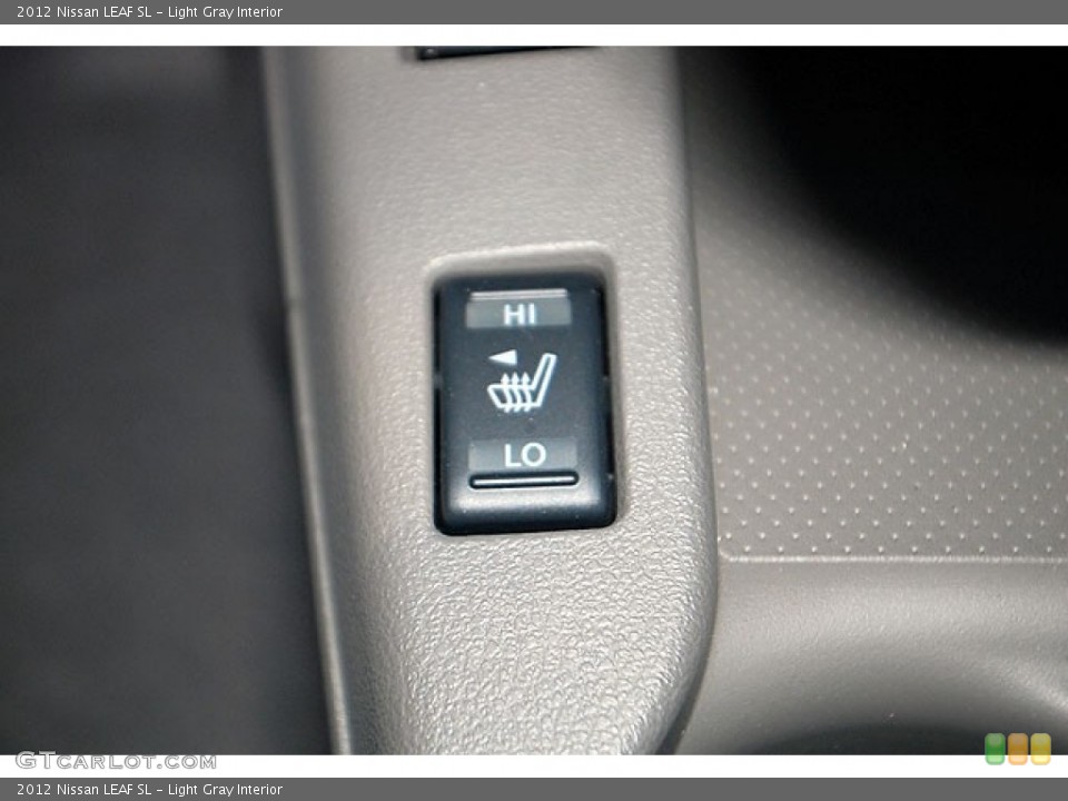 Light Gray Interior Controls for the 2012 Nissan LEAF SL #69910166