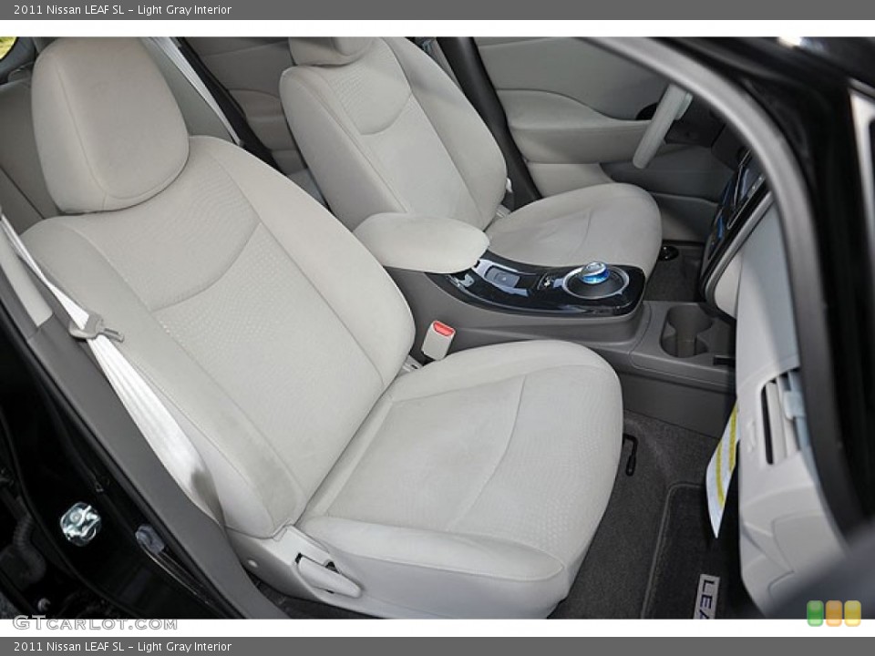 Light Gray Interior Photo for the 2011 Nissan LEAF SL #69916563